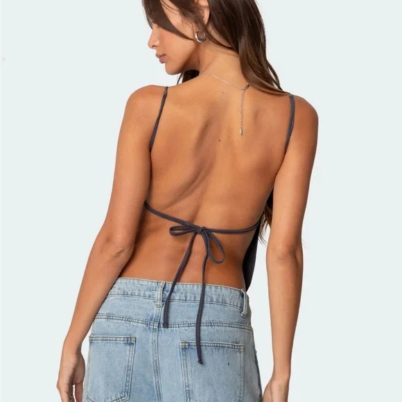 Edikted Jinx Open-Back Gray Top Size Small - Picture 3 of 5
